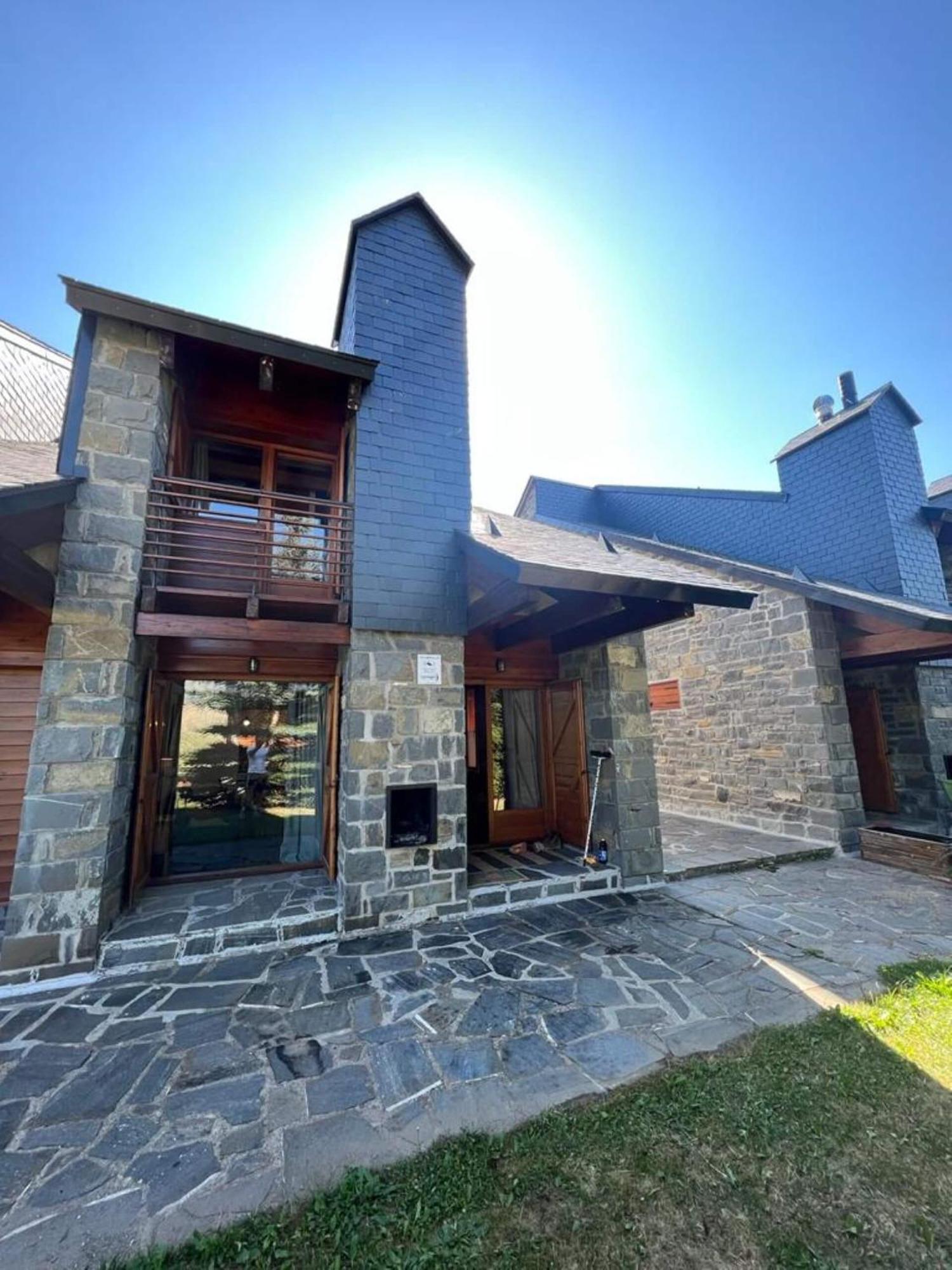 Chalet Los Ibones - Lodge Formigal Eksteriør billede